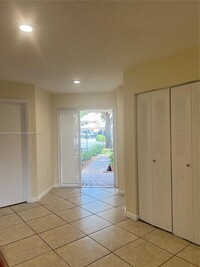 16373 Malibu Dr in Weston, FL - Building Photo - Building Photo