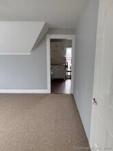 21 Broadway Ave in Stonington, CT - Building Photo - Building Photo