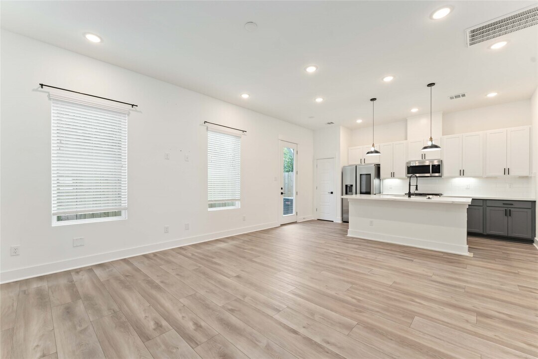 5824 Highland Sky Ln in Houston, TX - Building Photo