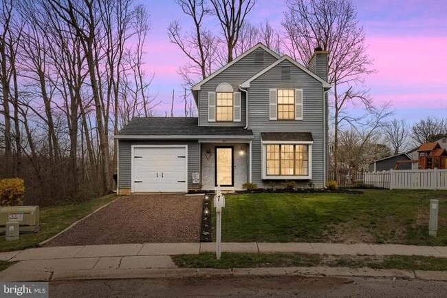 property at 7 Woodstream Ct