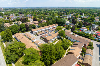 2 Patience Ln in Ajax, ON - Building Photo - Building Photo