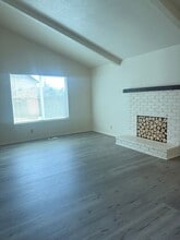 239-241 S 40th Pl in Springfield, OR - Building Photo - Building Photo