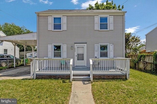 property at 2003 Ravenswood St