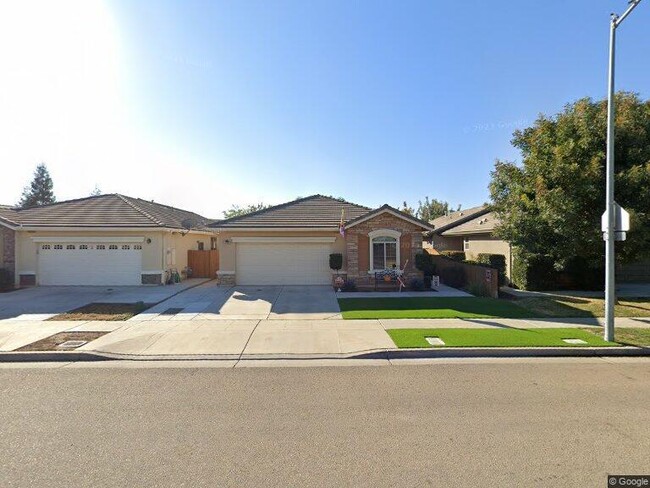 property at 7465 E Cortland Ave