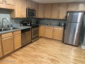 2411 Brownsboro Rd in Louisville, KY - Building Photo - Building Photo