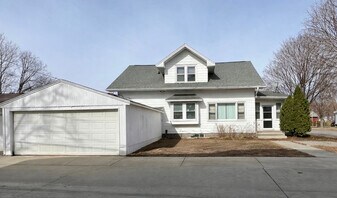 1410 10th St S in La crosse, WI - Building Photo
