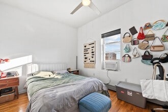 280 Grand St in Jersey City, NJ - Building Photo - Building Photo