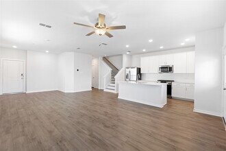 8119 Danson Ln in Pearland, TX - Building Photo - Building Photo