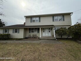 41 Dwight Dr in Ocean Township, NJ - Building Photo