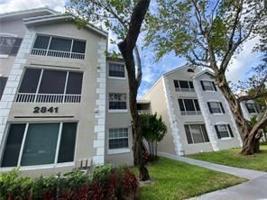 2841 N Oakland Forest Dr in Oakland Park, FL - Building Photo