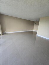 7051 Environ Blvd, Unit 336 in Lauderhill, FL - Building Photo - Building Photo
