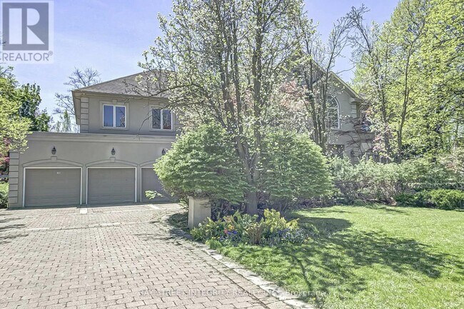 155 Renaissance Ct in Vaughan, ON - Building Photo - Building Photo