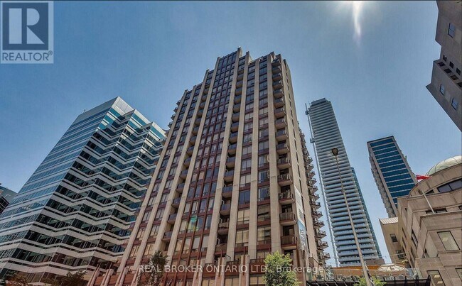 85 Bloor St E in Toronto, ON - Building Photo - Building Photo
