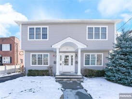210 Hackensack St in Wood Ridge, NJ - Building Photo