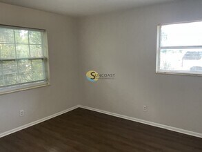 5665 Enchanted Dr in Jacksonville, FL - Building Photo - Building Photo