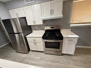 1505 S Canford Cliffs Dr in Mount Prospect, IL - Building Photo - Building Photo