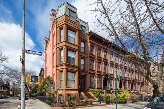 302 Washington Ave in Brooklyn, NY - Foto de edificio - Primary Photo