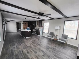 100 Deerwood Park in Centralia, IL - Building Photo