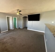 601 Torretta Dr SW in Albuquerque, NM - Building Photo - Building Photo