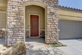 9120 W Parkstone Ave in Las Vegas, NV - Building Photo - Building Photo