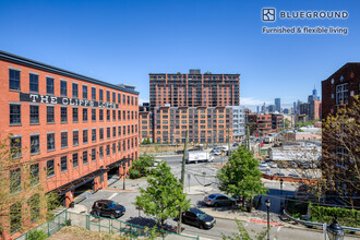 100 Paterson Plank Rd in Jersey City, NJ - Building Photo - Building Photo