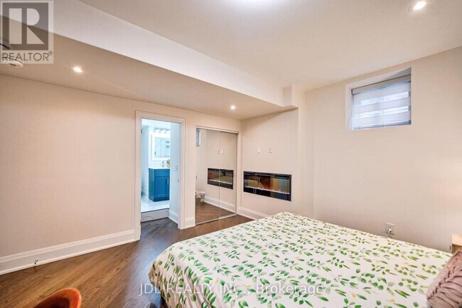 133 Hillsview Dr in Richmond Hill, ON - Building Photo - Building Photo