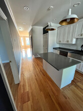2338 N Ridgeway Ave, Unit 1 in Chicago, IL - Building Photo - Building Photo