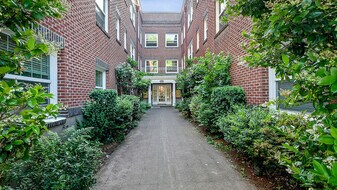 1509 NE 10th Ave, Unit 301 in Portland, OR - Building Photo