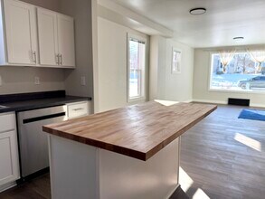 427 Jefferson St, Unit 1 in Red Wing, MN - Foto de edificio - Building Photo