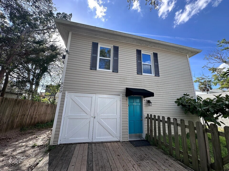 829 N Oleander Ave in Daytona Beach, FL - Building Photo