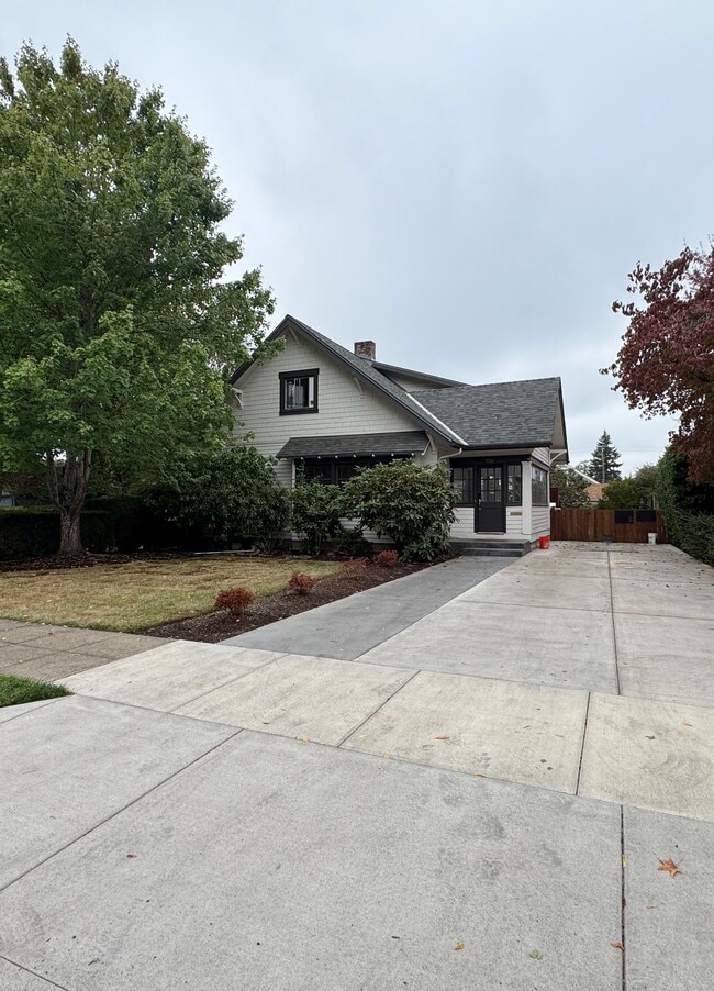 property at 730 SW Calapooia St