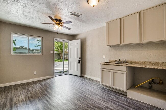 property at 4820 Oak Ave