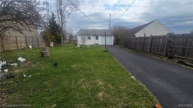 1 Cresthaven Dr in Buffalo, NY - Building Photo - Building Photo