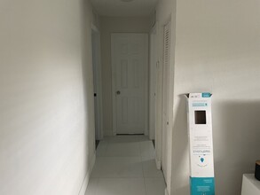 7981 NW 12th Plz, Unit 2 in Miami, FL - Foto de edificio - Building Photo