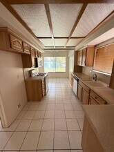 4162 Pinewood Lake Dr in Bakersfield, CA - Building Photo - Building Photo