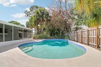 2145 5th St in Vero Beach, FL - Building Photo - Building Photo