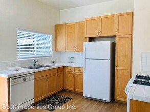 808 Westmount Dr in West Hollywood, CA - Building Photo - Building Photo