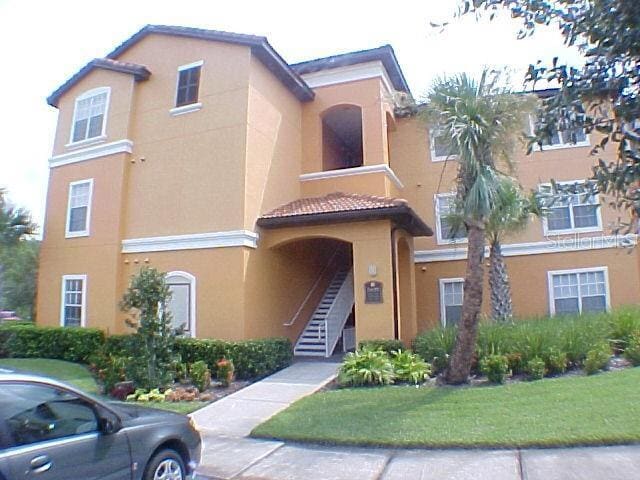 5463 Vineland Rd