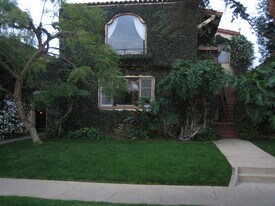 834 12th St in Santa Monica, CA - Building Photo