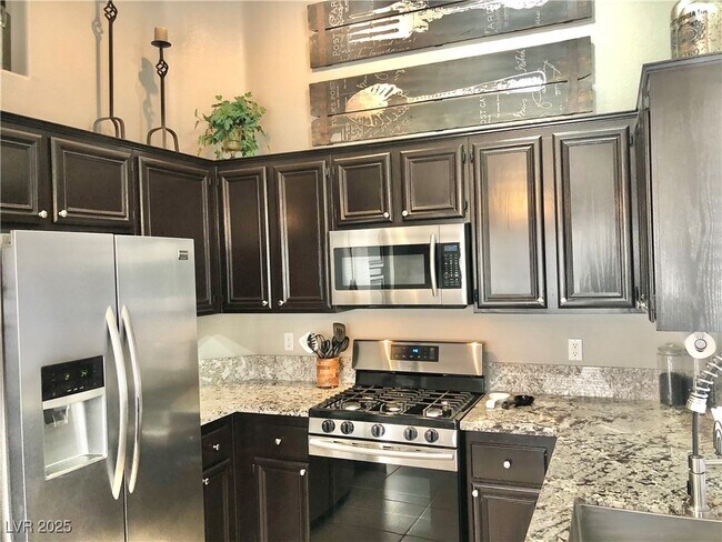 3329 N Hidden Ridge St in Las Vegas, NV - Building Photo - Building Photo