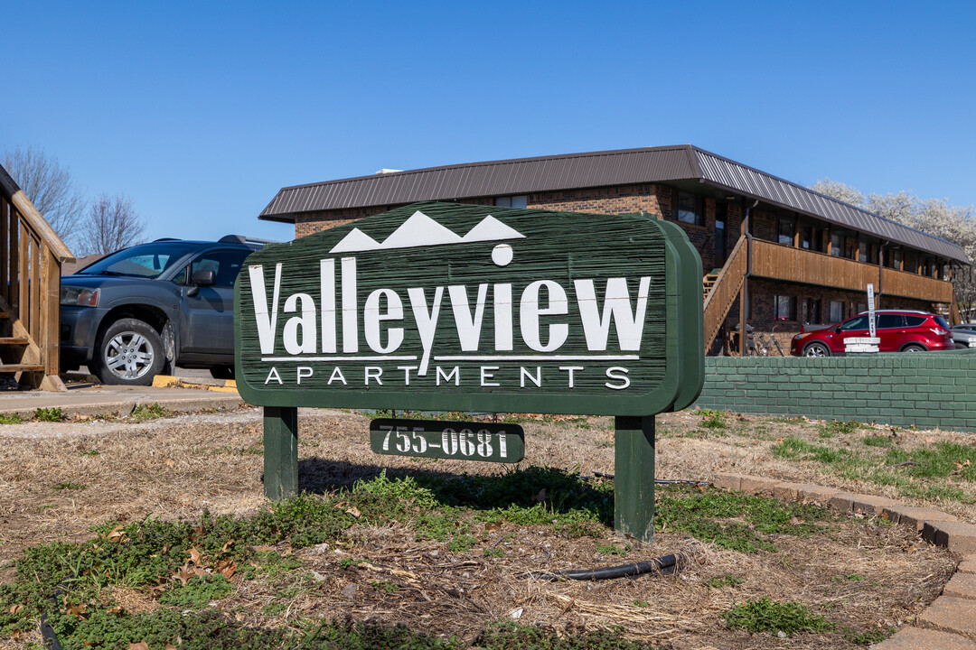 Valleyview Apartments in Valley Center, KS - Foto de edificio