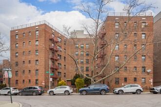 Manton House - Cooperative in Jamaica, NY - Building Photo - Building Photo