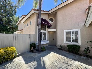 40132 Villa Venecia in Temecula, CA - Building Photo - Building Photo