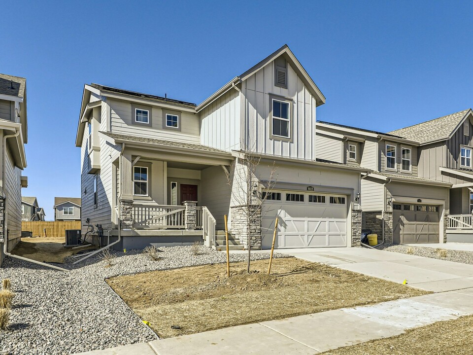 10221 Wheeling St in Commerce City, CO - Building Photo