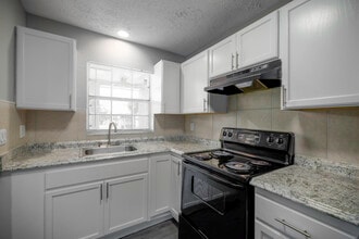 Uptown Apartments in Tampa, FL - Foto de edificio - Interior Photo