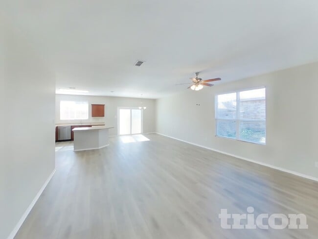 416 San Lucas Dr in Crowley, TX - Foto de edificio - Building Photo