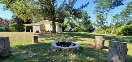 1320 Main St in Frankfort, MI - Building Photo - Building Photo