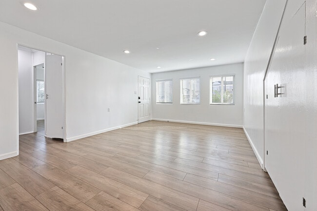 278 Ash Ave, Unit 278