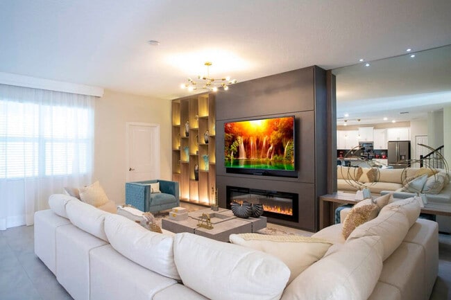 2713 Bookmark Dr