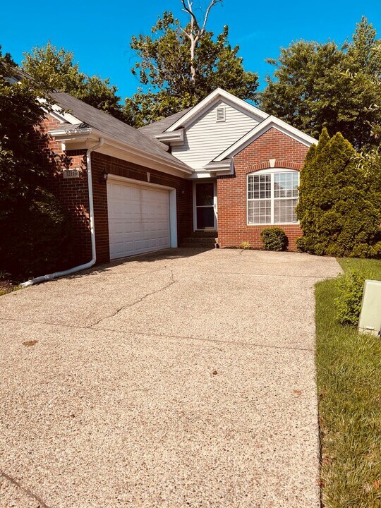 12114 Belmont Park Cir in Louisville, KY - Building Photo